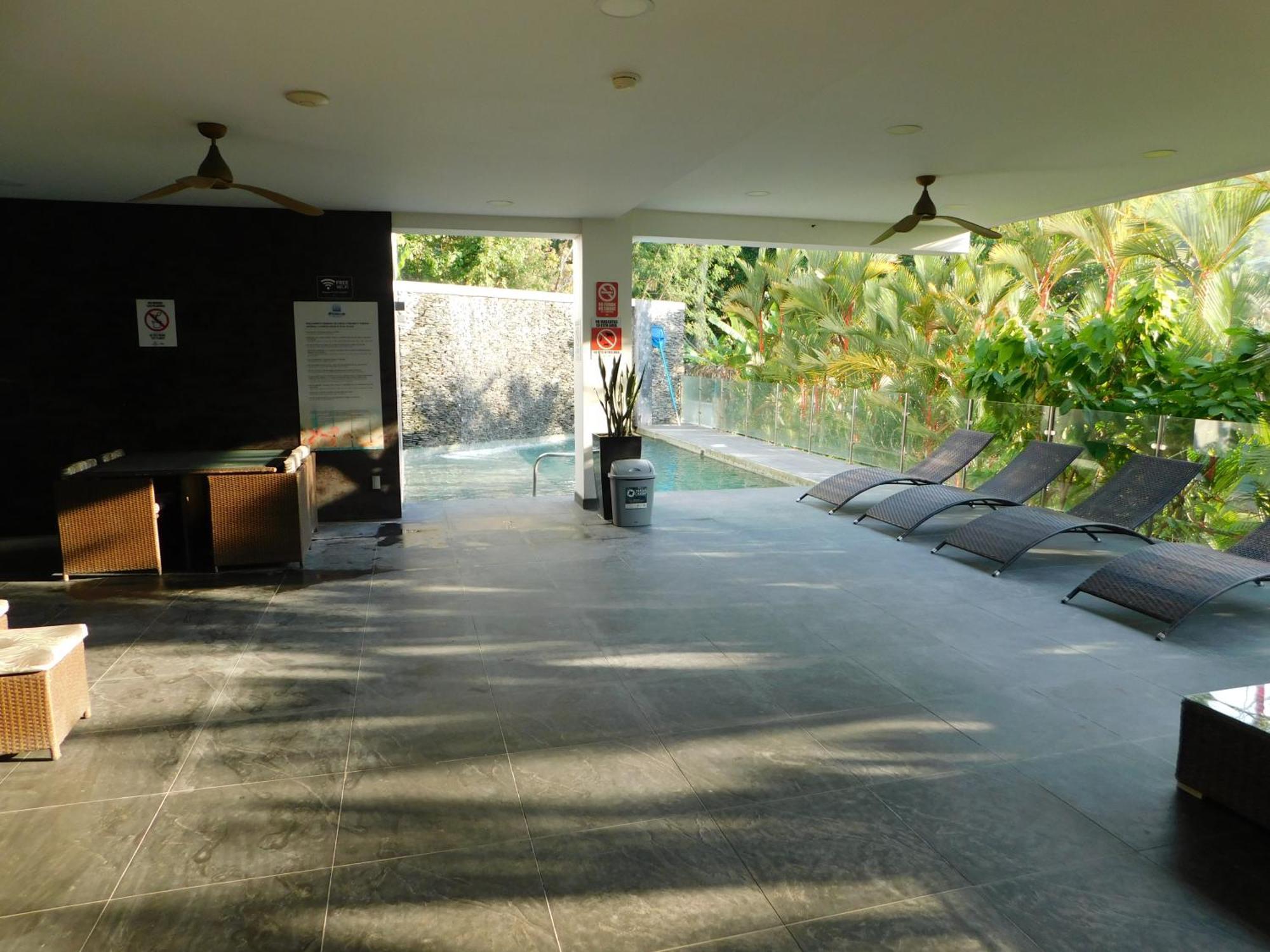 Sunset 205, Sleeps Six, Next Door To The Pool, 100M To The Beach! جاكو المظهر الخارجي الصورة